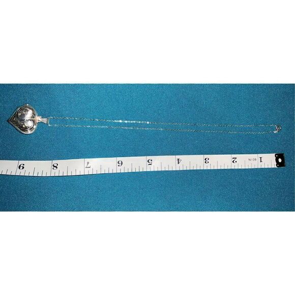 Gorgeous Sterling Heart Locket Necklace - Picture 13 of 16